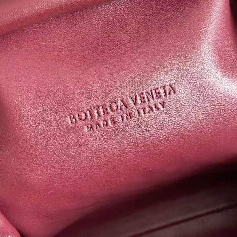 Bottega Veneta Lauren 1980 Teen Chain Bag in Intrecciato Leather BGDC0014