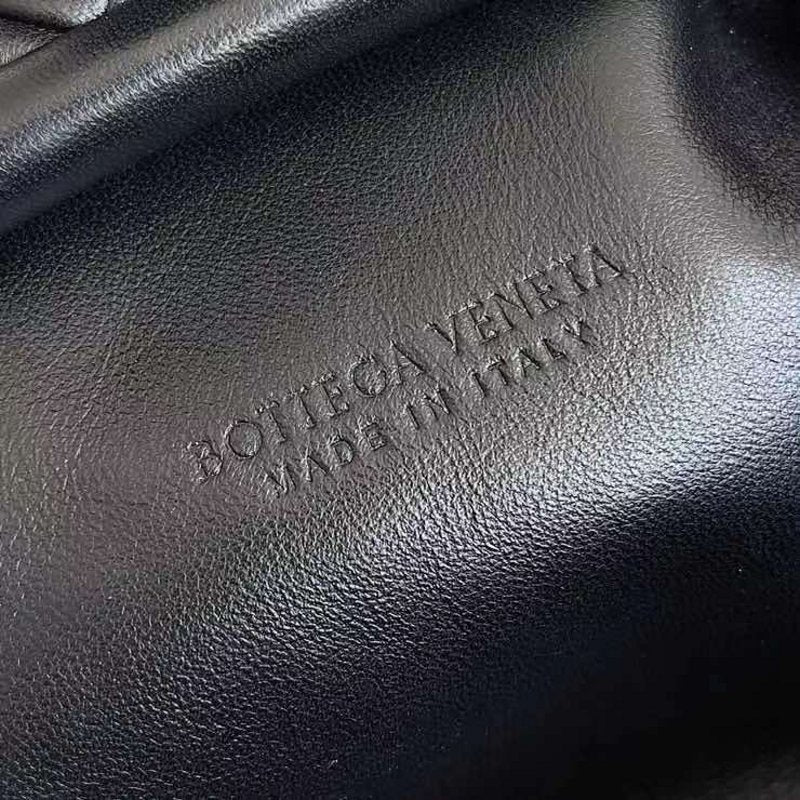Bottega Veneta Lauren 1980 Teen Chain Bag in Intrecciato Leather BGDC0015
