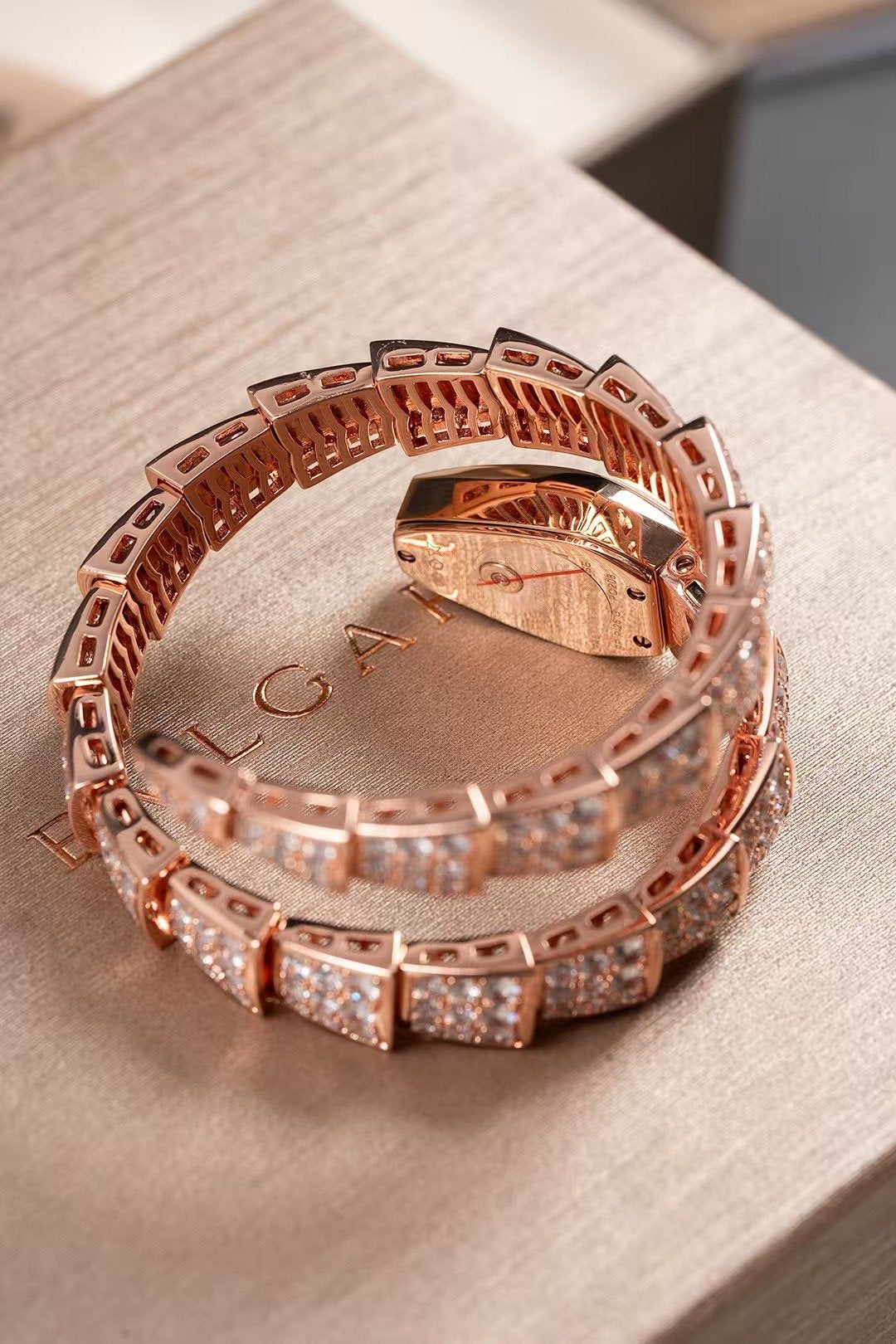 Bvlgari Serpenti Seduttori Series Wrist Watch WTJN25016