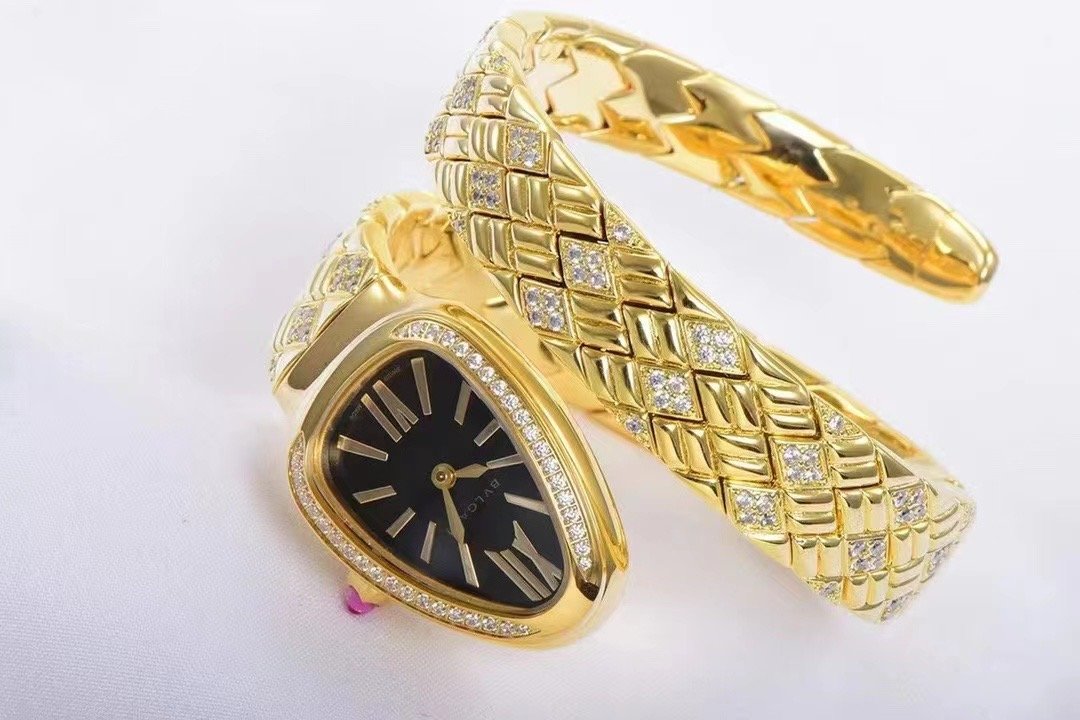 Bvlgari Serpenti Spigne Series Wrist Watch WTJN25009