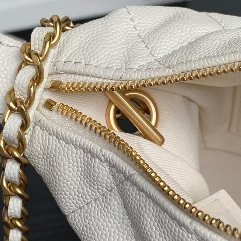 Chanel C Hand Bag BG0525112