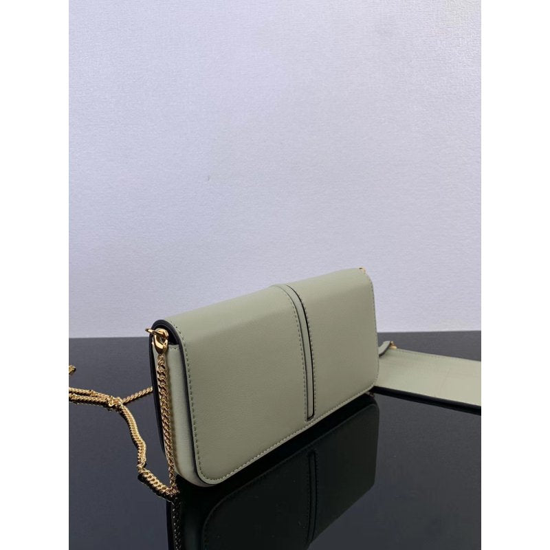Fendi Leather Chain Bag BG0525193