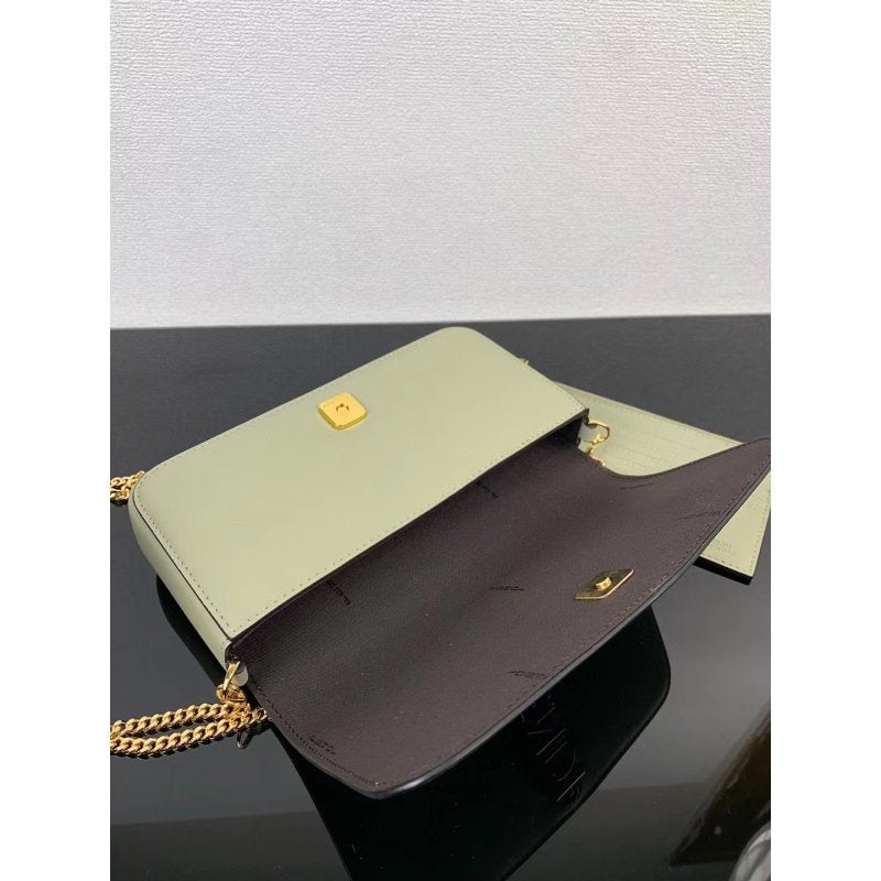 Fendi Leather Chain Bag BG0525193