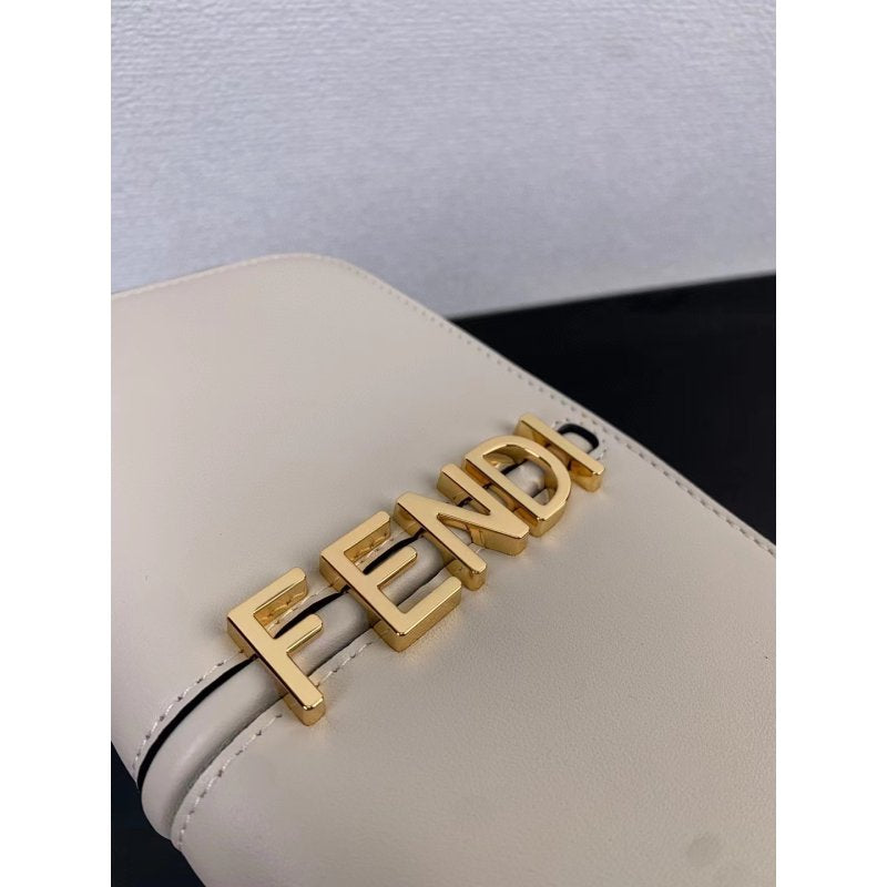 Fendi Leather Chain Bag BG0525194