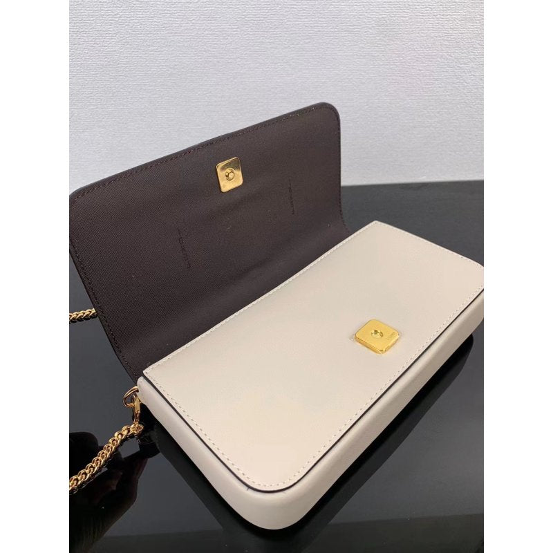 Fendi Leather Chain Bag BG0525194