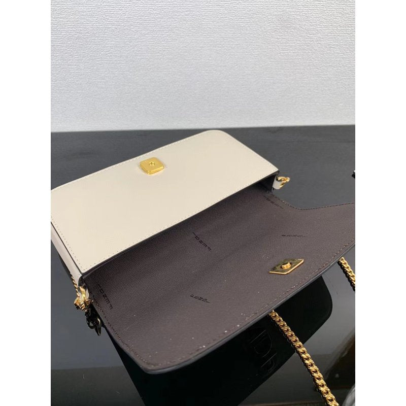 Fendi Leather Chain Bag BG0525194