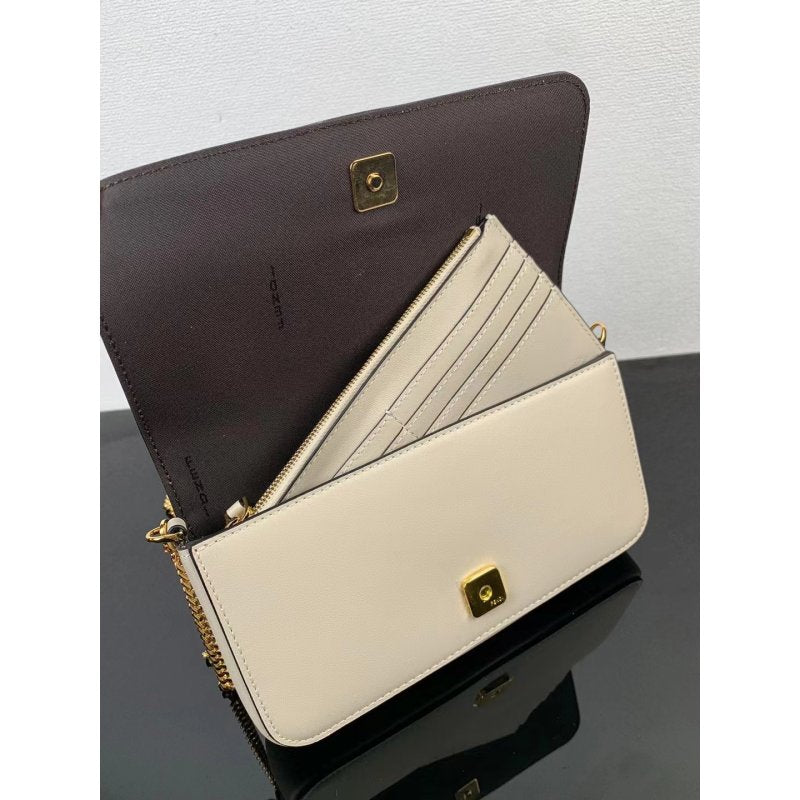 Fendi Leather Chain Bag BG0525194
