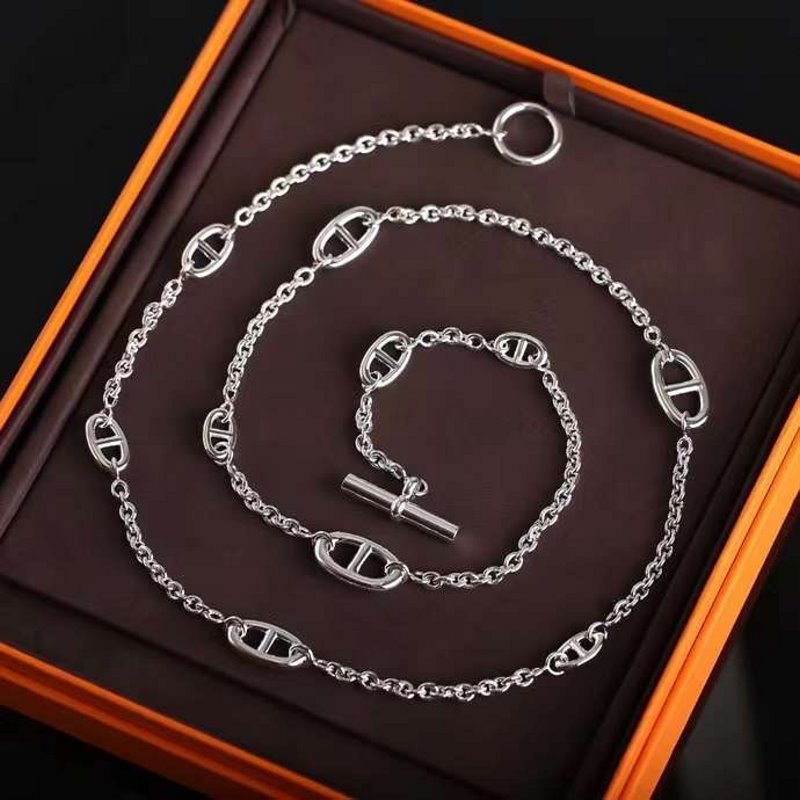 Hermes Farandole Pig Nose Necklace JWLH0001