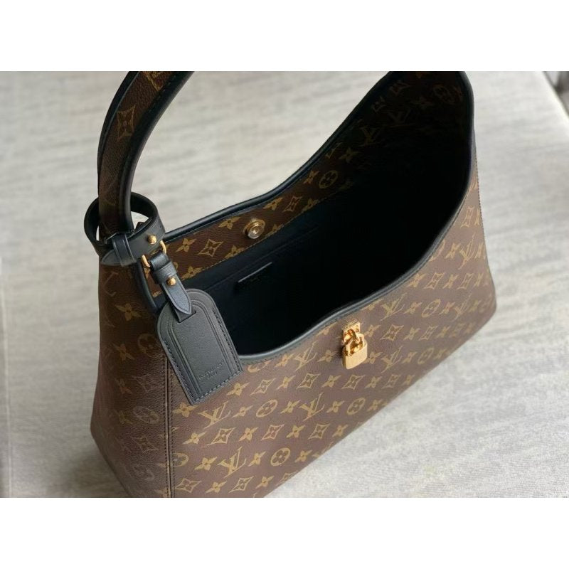 Louis Vuitton Hobo Bag BG0525094