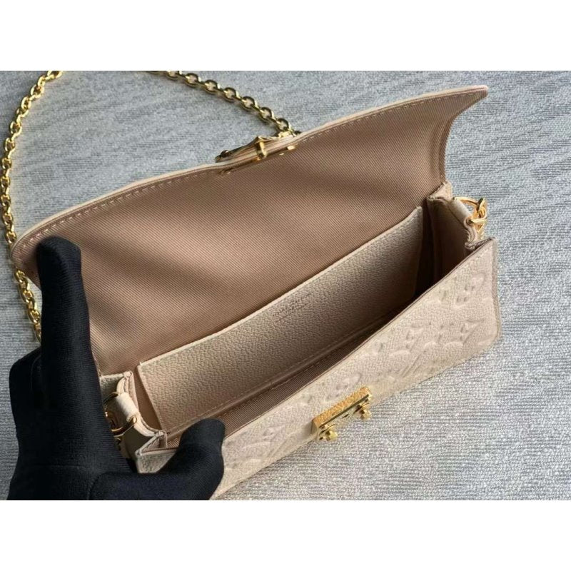 Louis Vuitton Metis Hand Bag BG030517