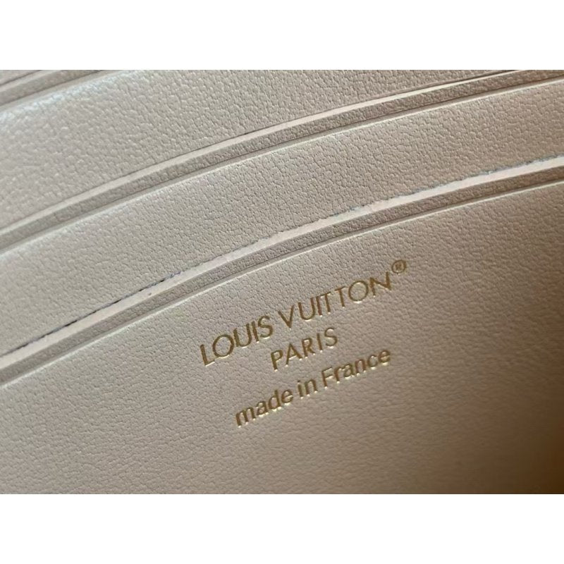Louis Vuitton Wallet On Chain Bag BG0525087