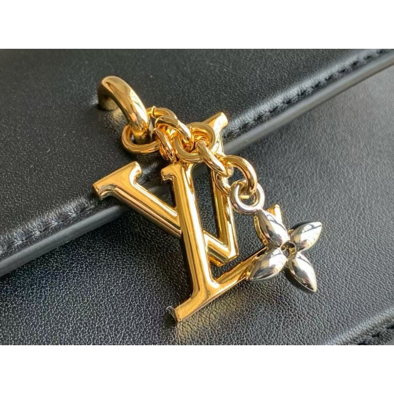 Louis Vuitton Wallet On Chain Bag BG0525090