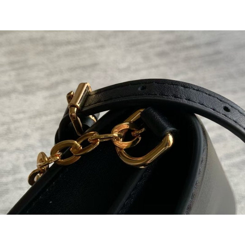 Louis Vuitton Wallet On Chain Bag BG0525090