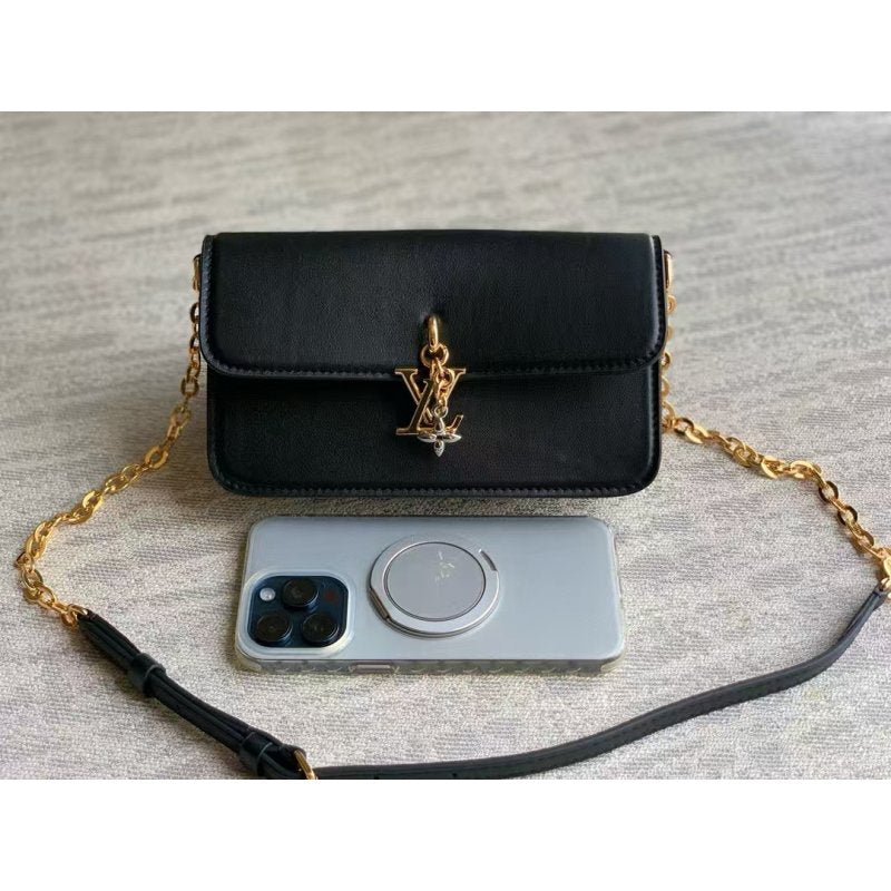 Louis Vuitton Wallet On Chain Bag BG0525090