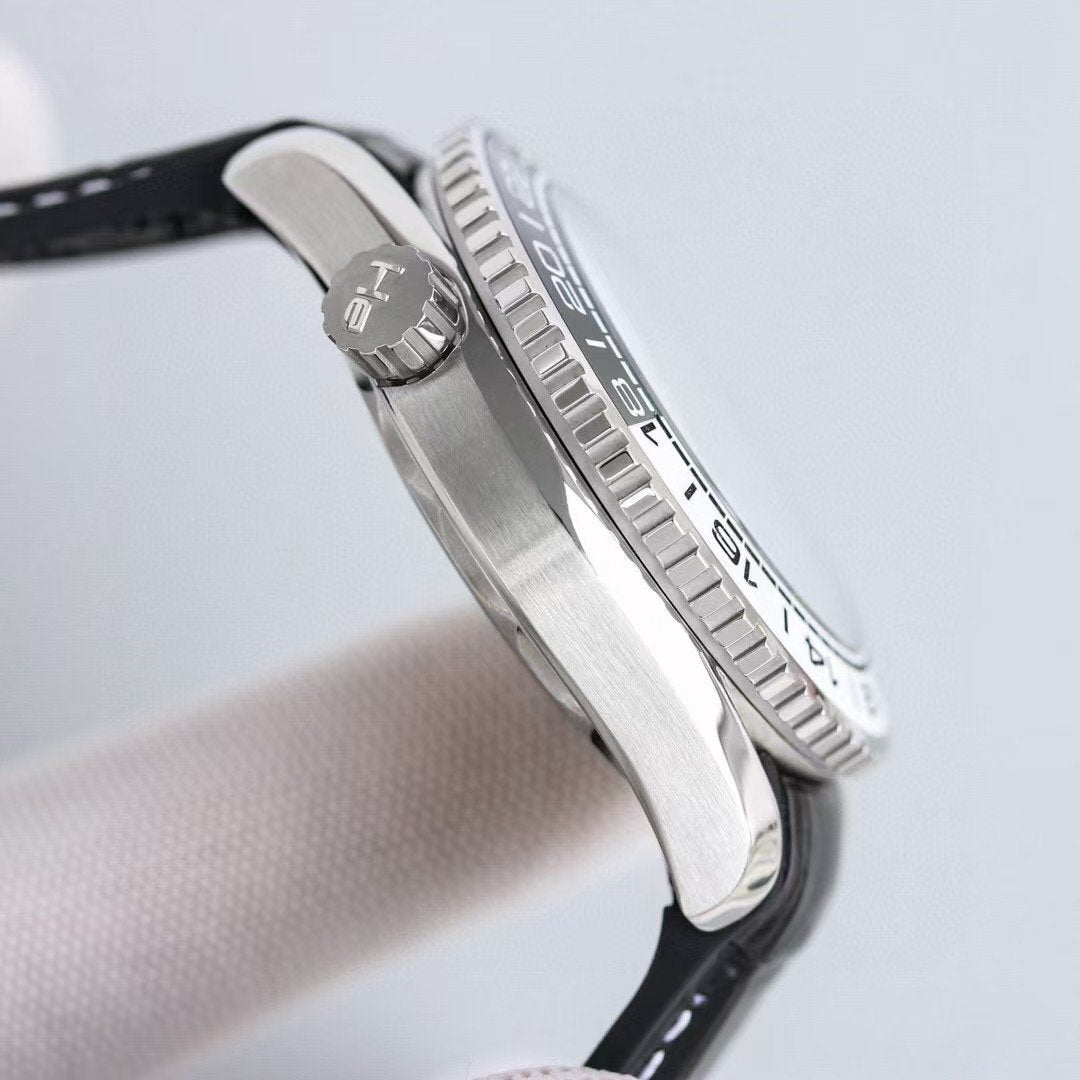 Omega Sea Master 600 Series Wrist Watch WTJN25163