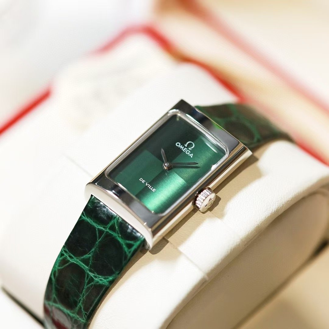 Omega Sea Master Classic Wrist Watch WTJN25183