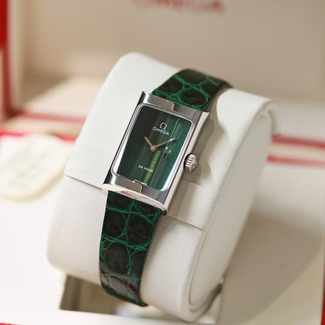 Omega Sea Master Classic Wrist Watch WTJN25183