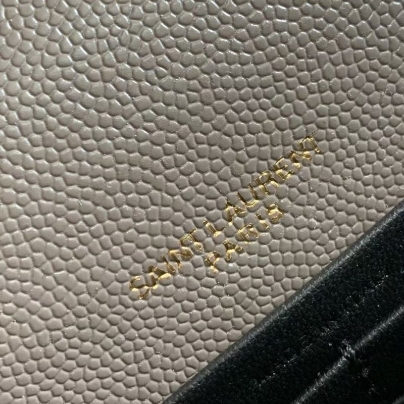 Saint Laurent Envelope Bag BG0525279