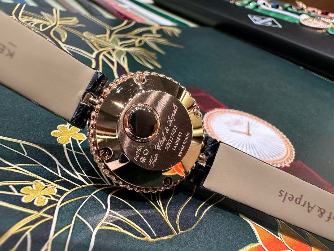 Van Cleef and Arpels Perlee New Wrist Watch WTJN25255