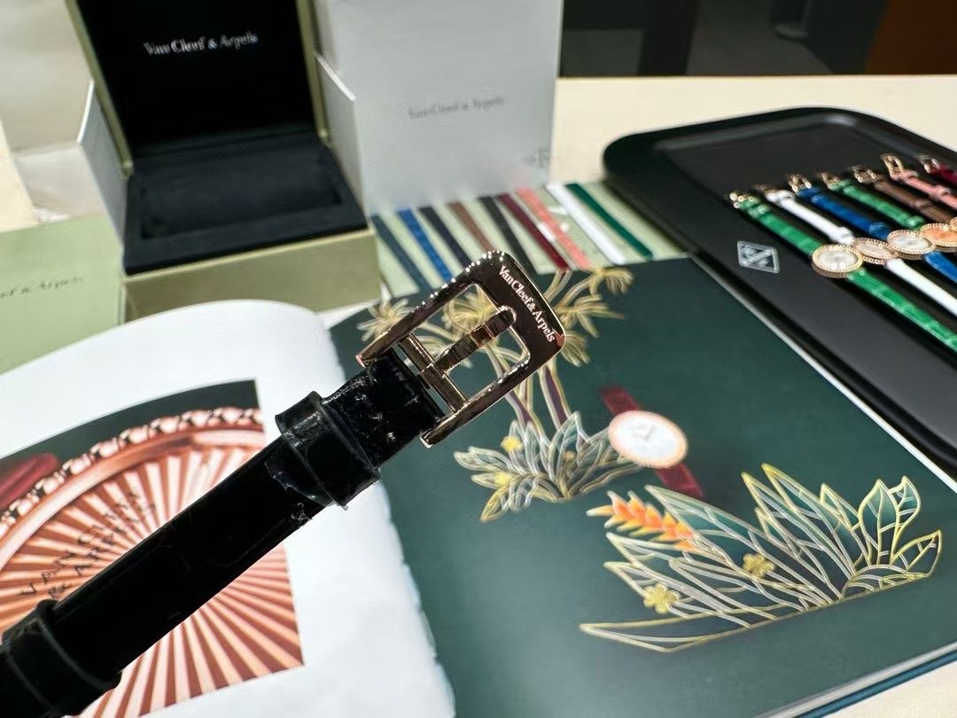 Van Cleef and Arpels Perlee New Wrist Watch WTJN25255