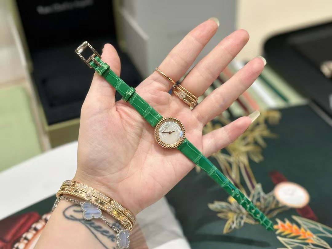 Van Cleef and Arpels Perlee New Wrist Watch WTJN25258