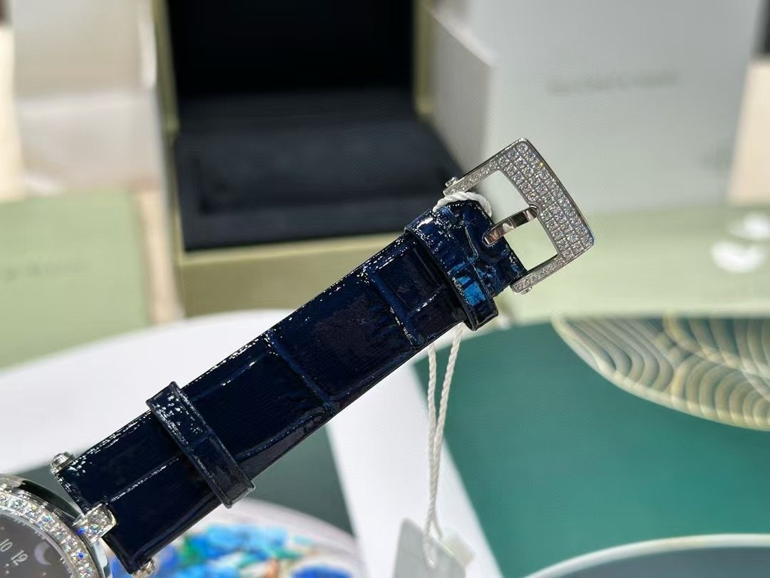 Van Cleef and Arpels Poetic Function Series Wrist Watch WTJN25252