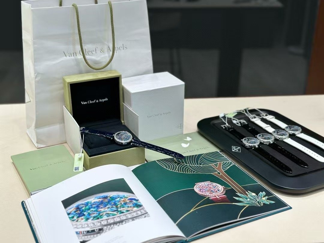 Van Cleef and Arpels Poetic Function Series Wrist Watch WTJN25252