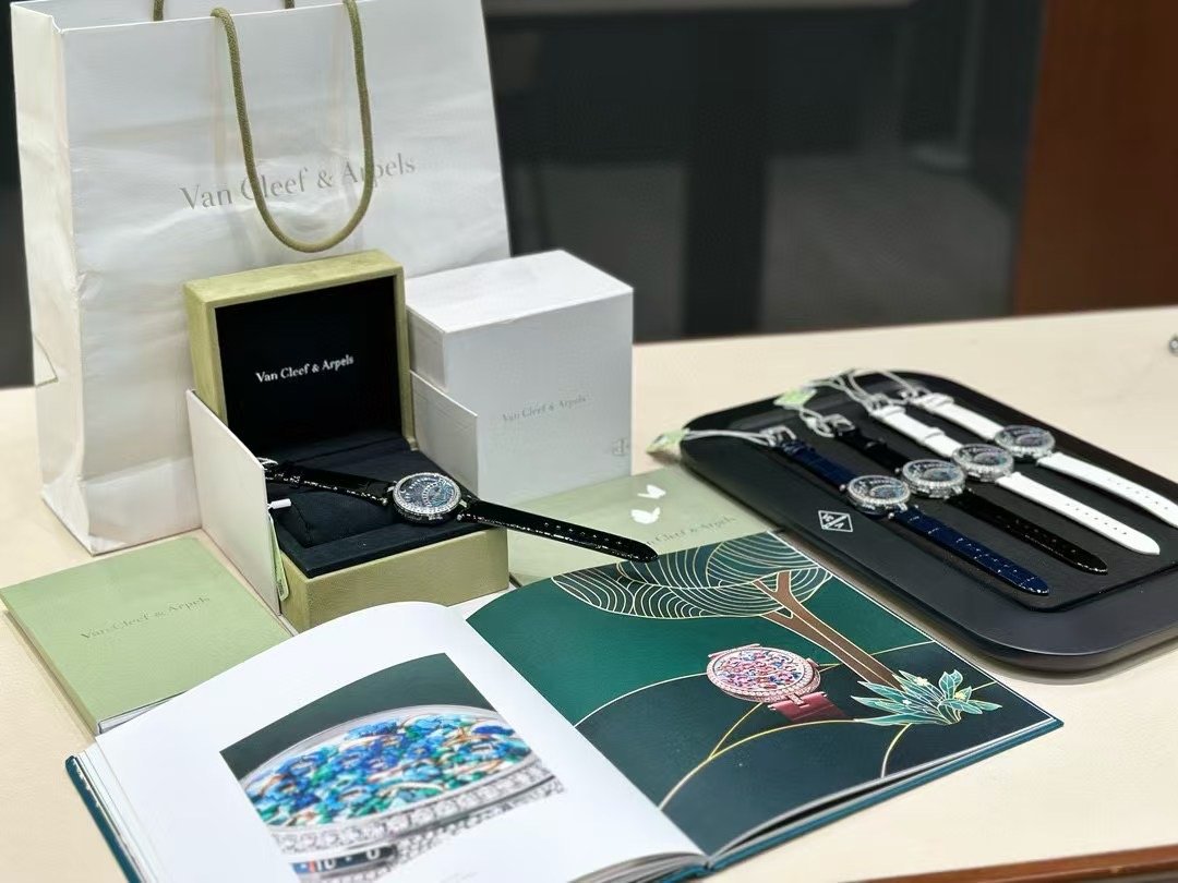 Van Cleef and Arpels Poetic Function Series Wrist Watch WTJN25253
