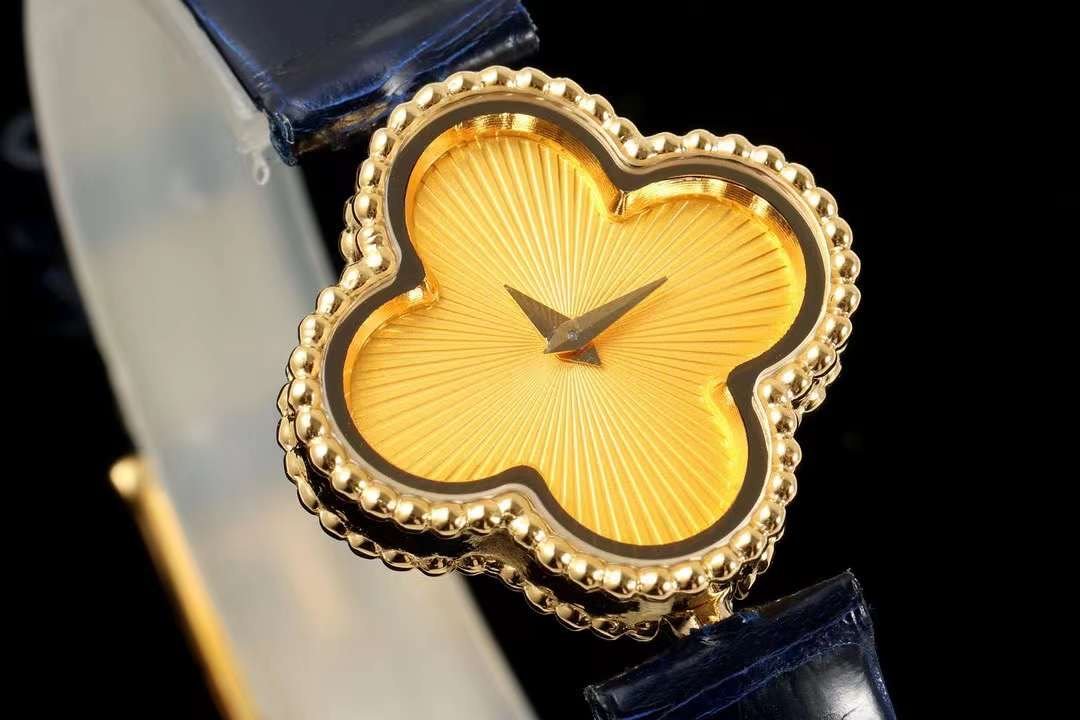 Van Cleef and Arpels Sweet Alhambra Series Wrist Watch WAT02113