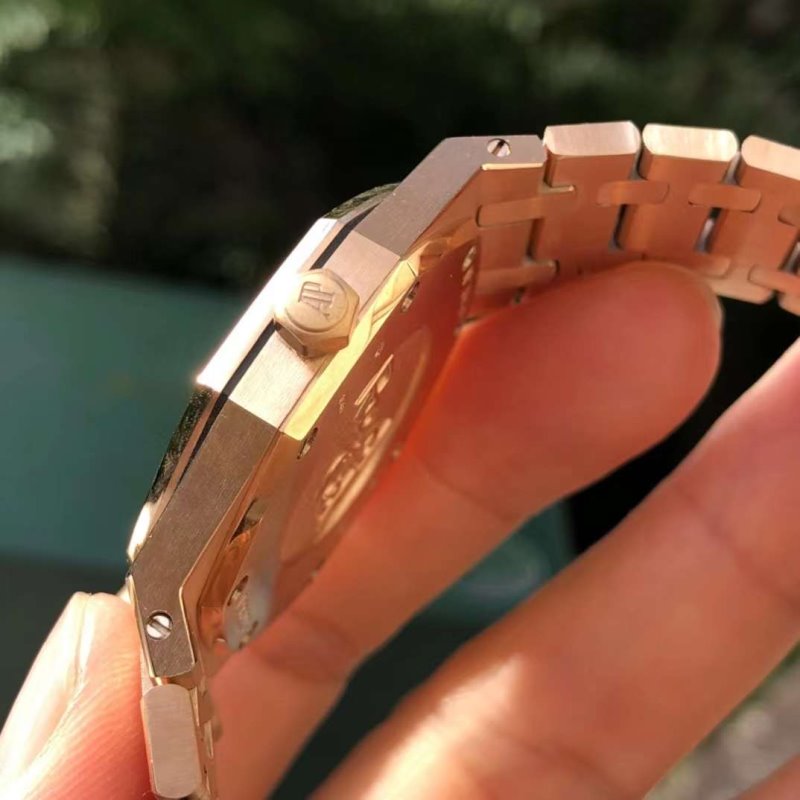 Audemars Piguet Royal Oak Series Wrist Watch WAT02028