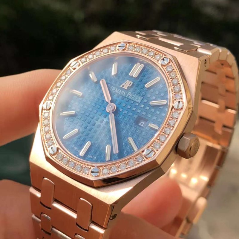 Audemars Piguet Royal Oak Series Wrist Watch WAT02028
