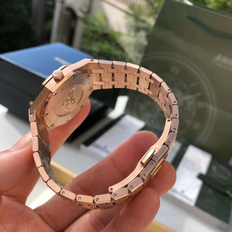 Audemars Piguet Royal Oak Series Wrist Watch WAT02029