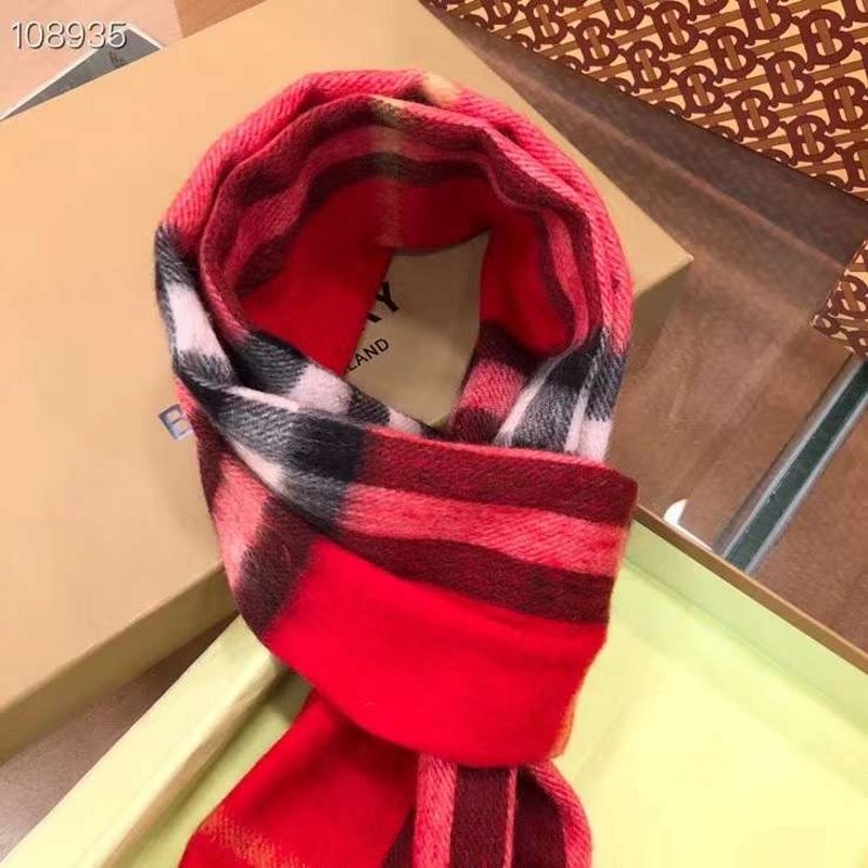 Burberry Wool and Cashmere Scarf SS001191