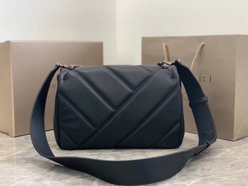 Bvlgari Black Serpenti Cabocho Shoulder Bag BVGR00337