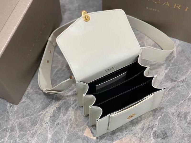 Bvlgari White Serpenti Forever Shoulder Bag BVGR00331