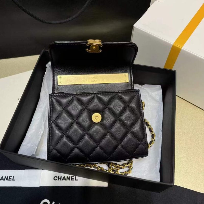 Chanel Buckle Hand Bag BG02137