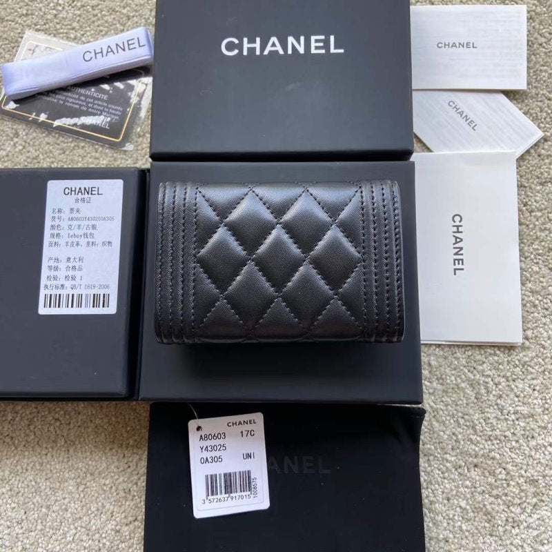 Chanel Leather Wallet WB001282