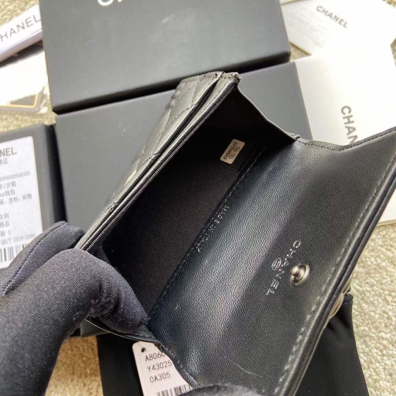 Chanel Leather Wallet WB001282