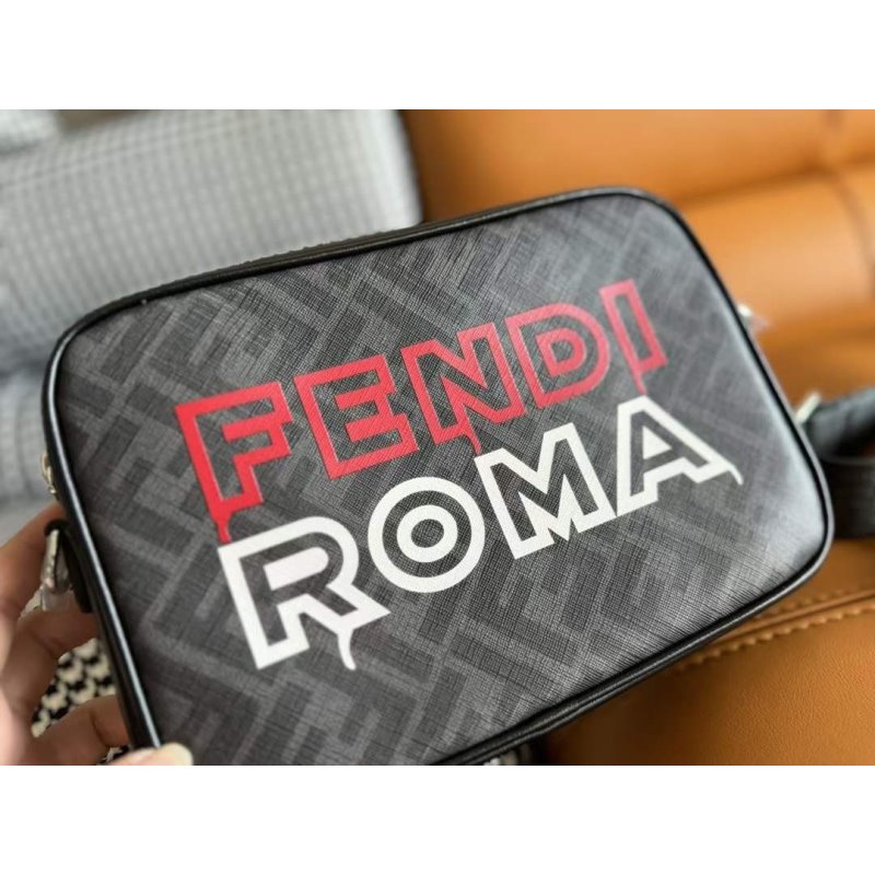 Fendi Zipper Shoulder Wallet WB001373