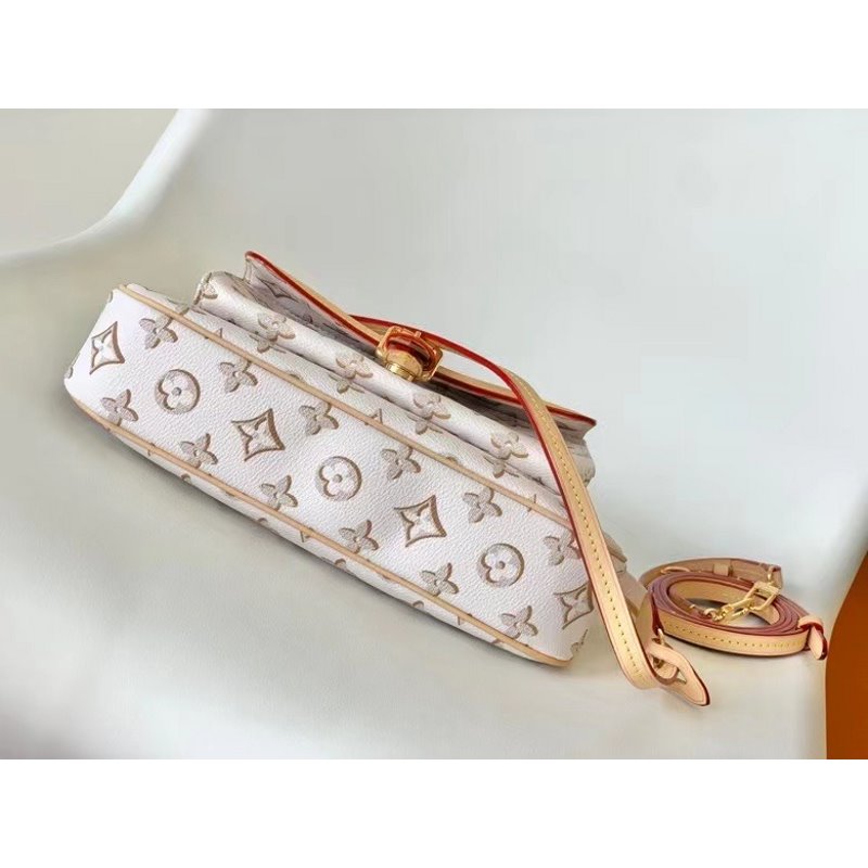 Louis Vuitton Maxi Multi Pochette HandBag BLV00800