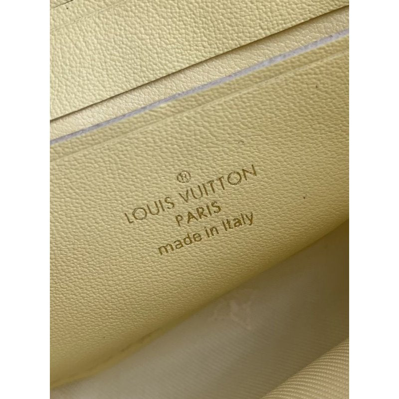 Louis Vuitton Walleton Strap Hand Bag BLV00832