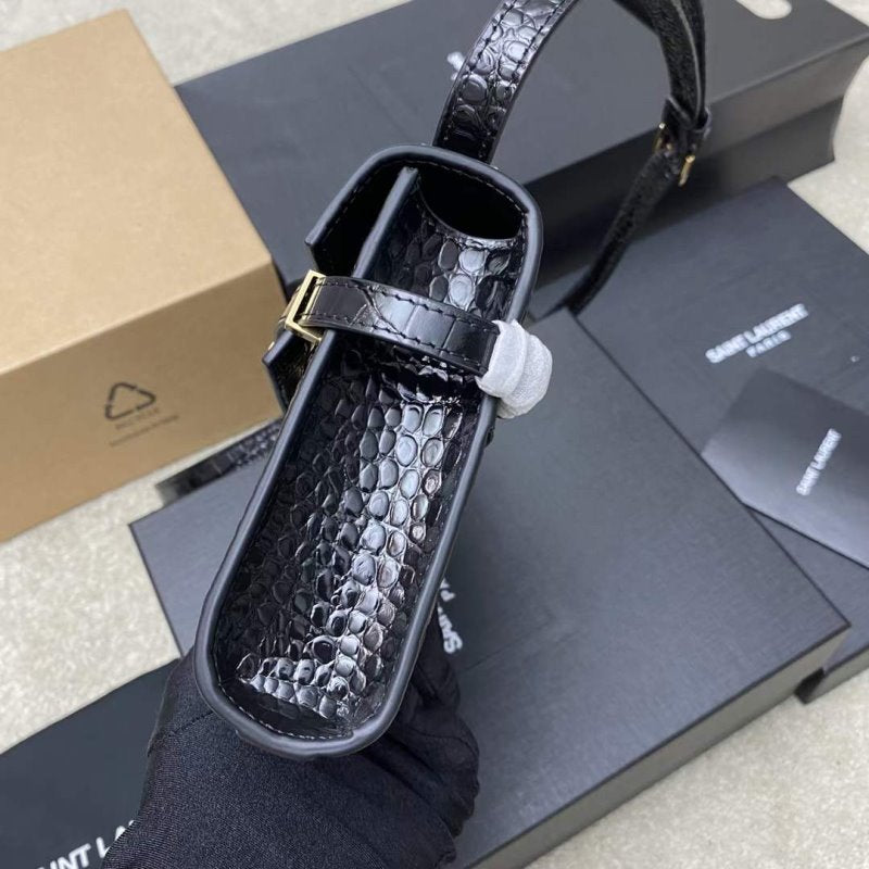 Saint Laurent Manhattan Shoulder Bag BGMP1625