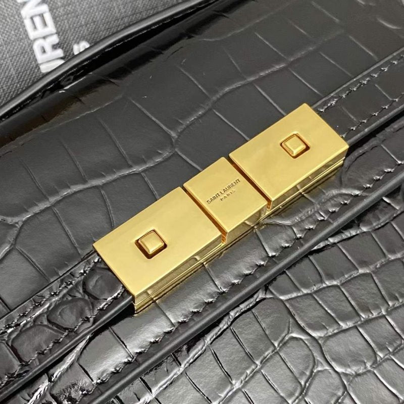 Saint Laurent Manhattan Shoulder Bag BGMP1625