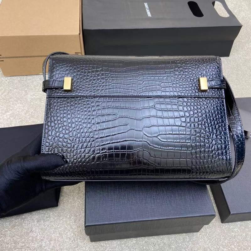 Saint Laurent Manhattan Shoulder Bag BGMP1626