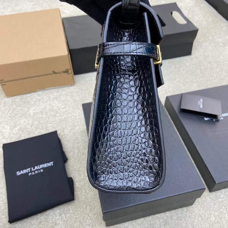 Saint Laurent Manhattan Shoulder Bag BGMP1626