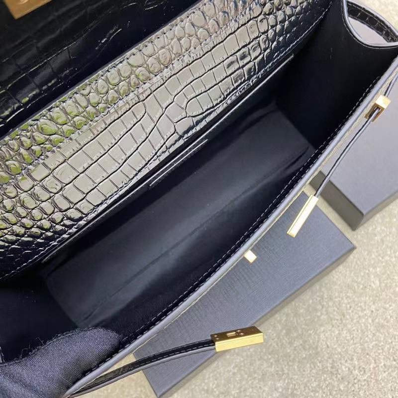 Saint Laurent Manhattan Shoulder Bag BGMP1626