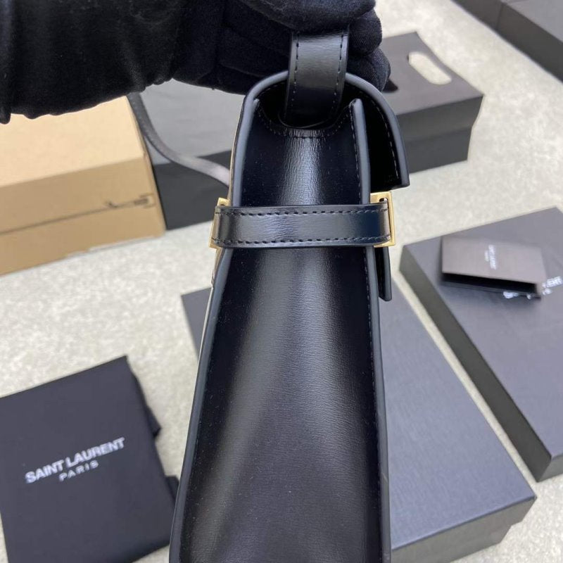 Saint Laurent Manhattan Shoulder Bag BGMP1627