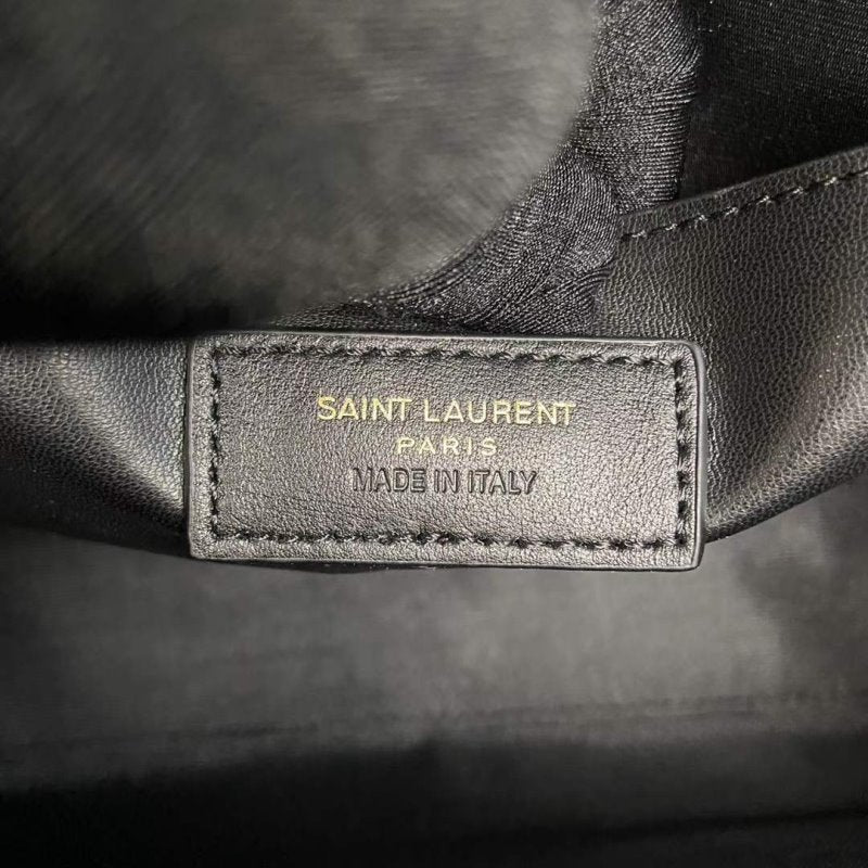 Saint Laurent Manhattan Shoulder Bag BGMP1627