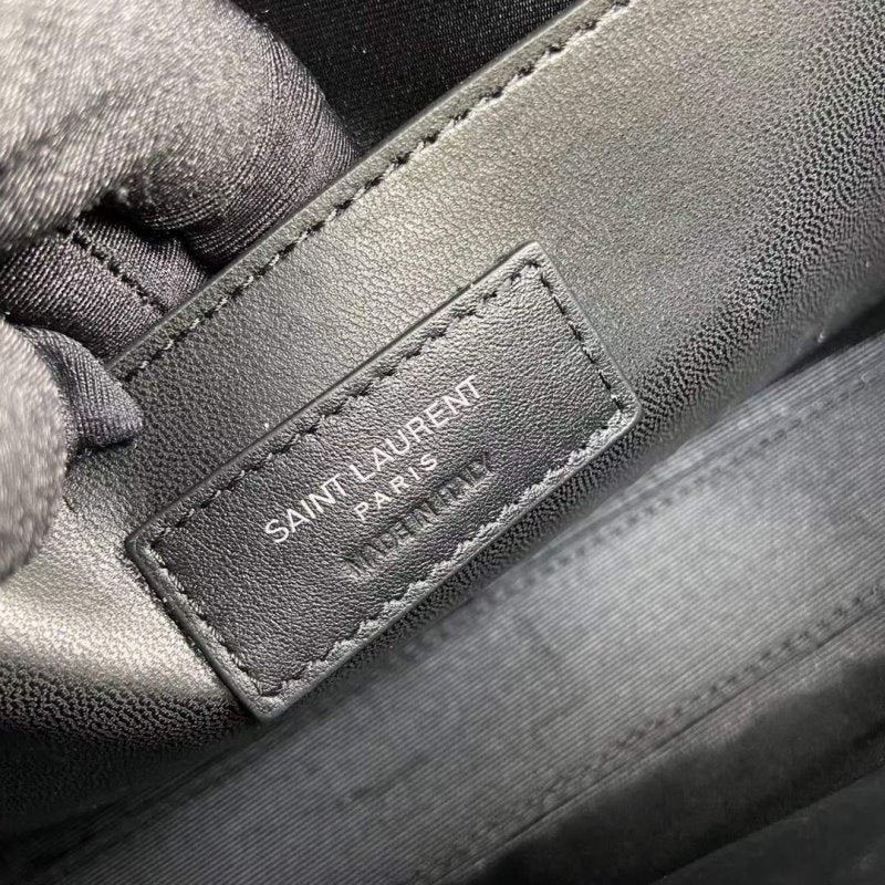 Saint Laurent Manhattan Shoulder Bag BGMP1630