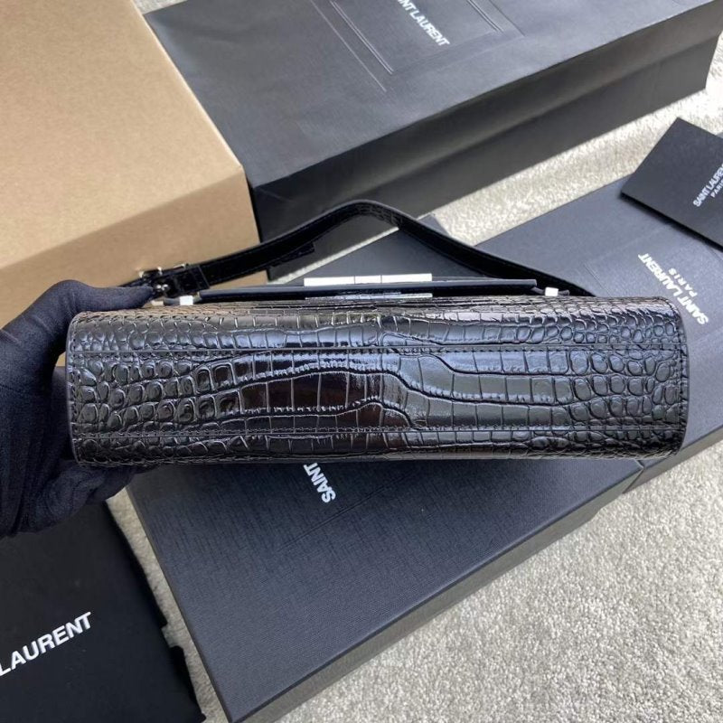 Saint Laurent Manhattan Shoulder Bag BGMP1630